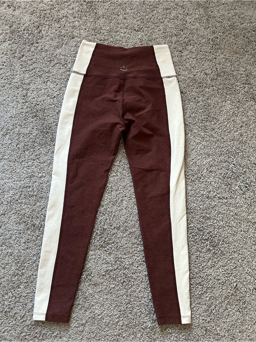 Beyond Yoga Space Dye Maroon and Cream Color block Leggings - Picture 2 of 4